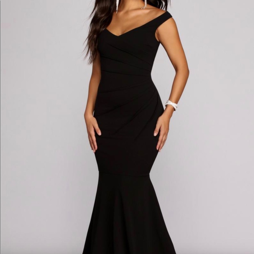 Windsor Tessa Off the Shoulder Ruched Dress